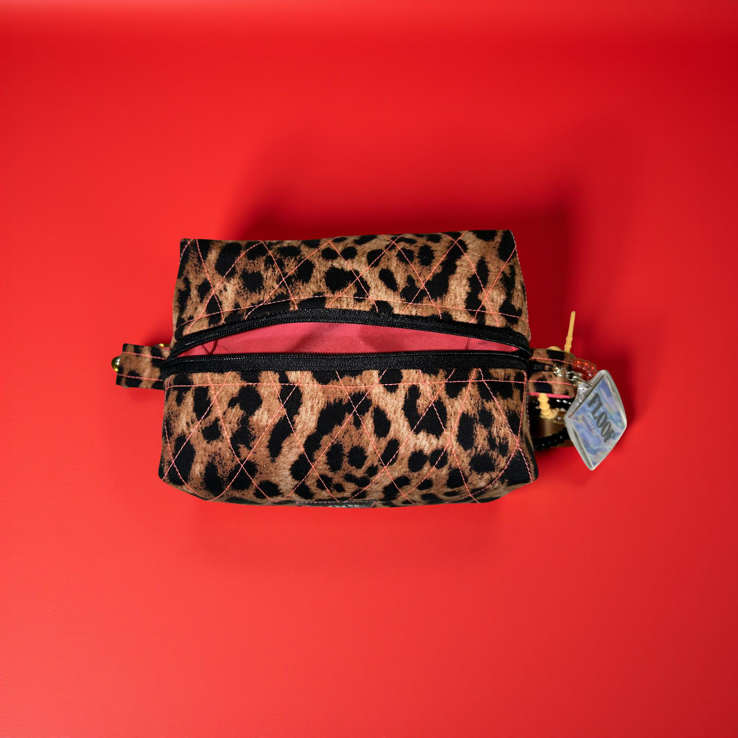 Necessaires
